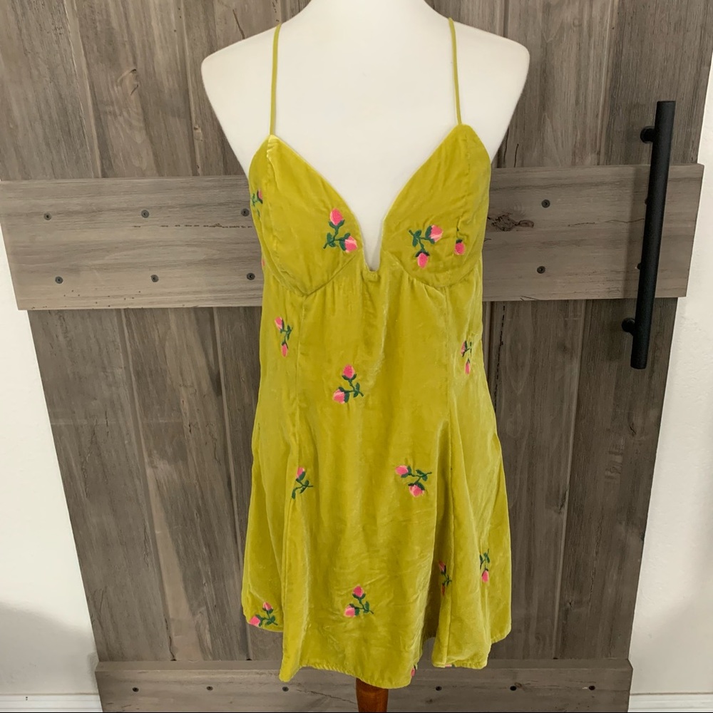 NWT Urban Outfitters Chartreuse Velvet Floral Embroidered Dress